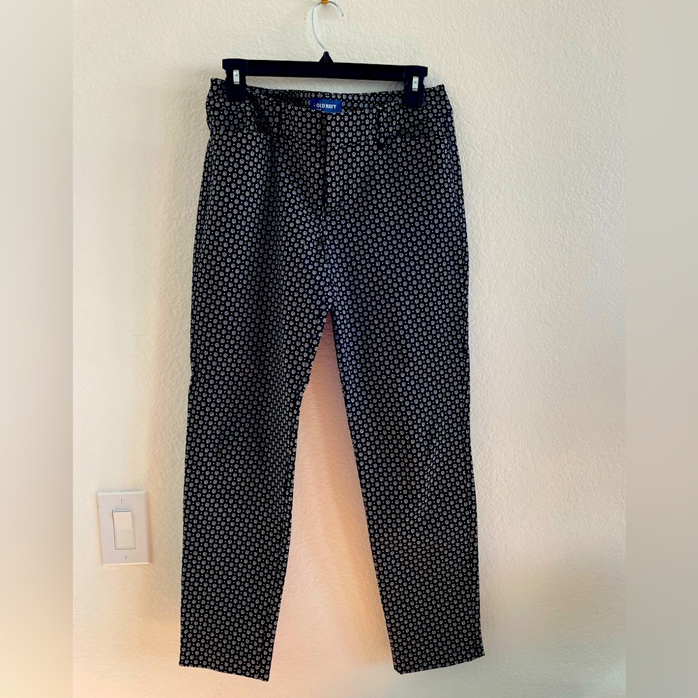 Women’s Old Navy Pixie Pant